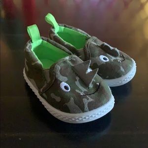 Camo Dino infant shoes size 2c